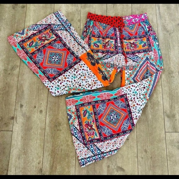 Feathers by Tolani Wide Leg Boho Pants Multi Color
Retail $185 - Picture 8 of 12